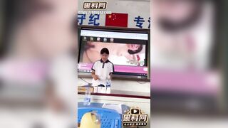 Thầy giáo mở nhầm file phim sex trong giờ học ở Trung Quốc