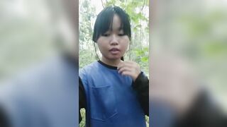 Ánh Nguyệt cháu nó ở nhà ngoan lắm, nhưng cháu nó toàn vào rừng