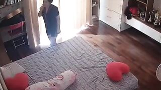 Bố già bật cammera gia đình kiểm tra thì phát hiện cảnh con trai với con dâu địt nhau