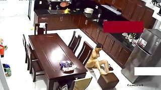 Xem cam thấy chị dâu đang quay khiêu dâm tự sướng
