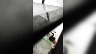 Quay lén em gái mới lớn tắm