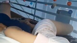 Con bạn cứ Mò Cu, Cạ Lồn Vào Chân Rỉ nước, Cứ gạ some djt nhau