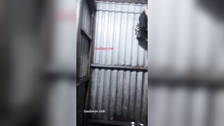 Đến nhà mẹ vợ đúng lúc mẹ tắm. mẹ vợ ngon quá