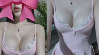 Clip Sex Chồng Đi Làm Xa Chị Họ Cứ Gửi Ảnh Cho Em Họ