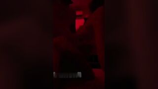 Phát hiện con bạn live sex kiếm tiền thế lạ đe doạ địt miễn phí luôn
