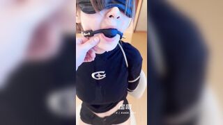 Bắt cóc con bạn thân hàng ngon về nhà sờ vú sờ lồn kích dục dâm đãng