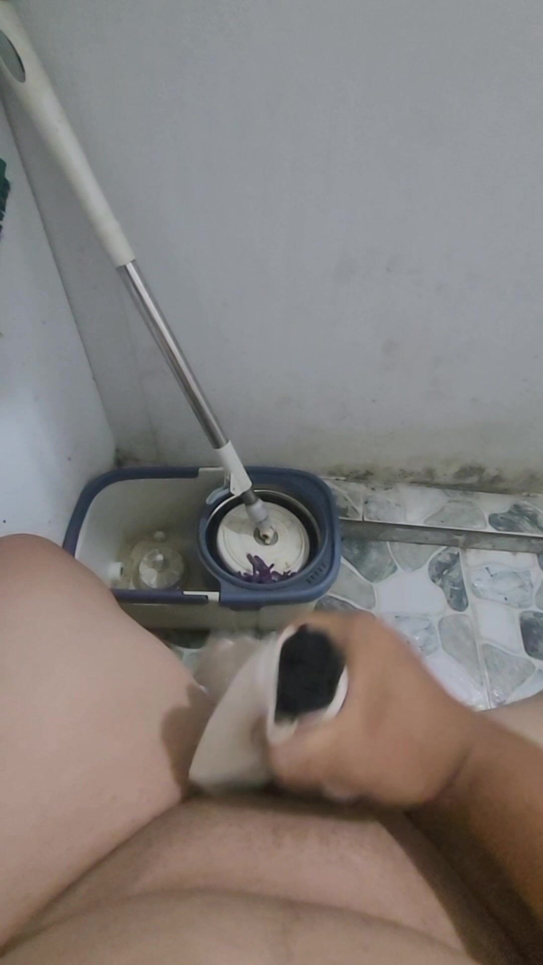 Lấy đồ lót dì sóc lọ