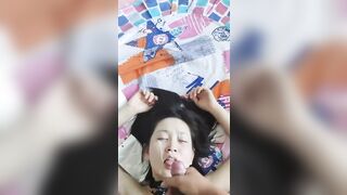 Bắn hết lên mặt em yêu