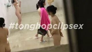Rủ bạn thân sang nhà uống rượu say quá bạn ngủ luôn cùng người yêu