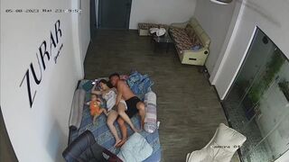 Ông nội nhớ cháu bật cammera xem liền thấy con trai và con dâu địt nhau bỏ mặt cháu