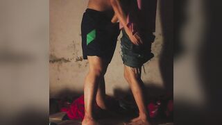 Gạ địt con bạn thân lúc sau rồi quay lén lại mà nó không biết