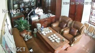 Cực hot, Hiệu Trưởng bắt Phụ Huynh bú Cu some djt Nhau Nuốt Tinh ở Hội Đồng