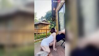 Đi cafe còn được em nhân viên chăm sóc con cặc bằng miệng phê tuyệt