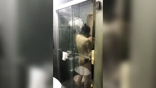 cặp đôi chịch nhau trong nhà tắm bị quay lén