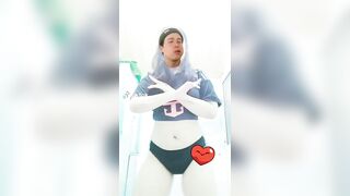 Em gái quần xì nhiều màu