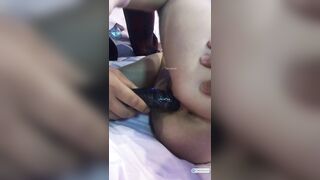 Học sinh cấp 2 uống nhiều bia hơi say bị bạn thân sàm sỡ
