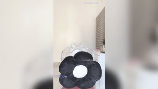 Em idol MMlive be_ngoc vú to lồn hồng livestream tự gói mình làm quà tặng cho fans nh 3