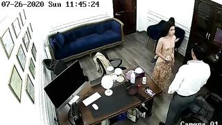 Thẩm mỹ viện bị hack cam làm bác sĩ nghề này cũng sướng nhỉ