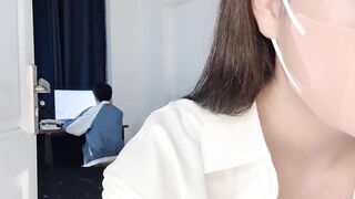 Em Thì Ngồi Làm Bài, Chị Thì Live Show Hàng Thủ Dâm Tập 3