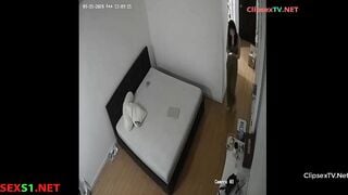 Quay lén, E Gái Xinh XEM sex Móc Lồn tự Khẩu Dâm rên rỉ rồi đi chơi