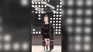Hẹn hò cùng dâm nữ xinh đẹp móc lồn bú cu public trog rạp chiếu phim