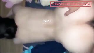 Gái xinh rủ bạn Đến Nhà Djt nhau khi Bố Mẹ đi vắng, Ai Ngờ Đang Rên Rỉ Thì mẹ về phát