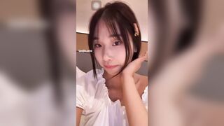 E gái 2ka10 mình dây lộ clip gửi cho bạn trai