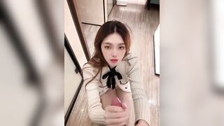 cô giáo trẻ bú cu cho hiệu trưởng ở phòng làm việc
