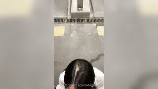 em gái xinh bú cu cho người yêu ở ngoài đường tạo cảm giác kích thích