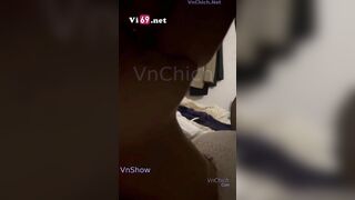 Đưa em về phòng sau cơn say chịch mà anh run quá không biết ai là gà ai là thóc