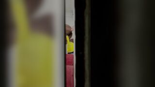 QUay lén chị gái tắm