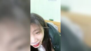Em idol YYLIVE ngocnhi2k vú to nhưng lồn nhỏ livestream tâm sự thủ dâm show hàng cực 3