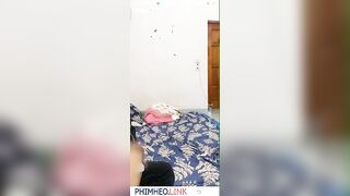 Mấy em gái Việt live sex kiếm tiền