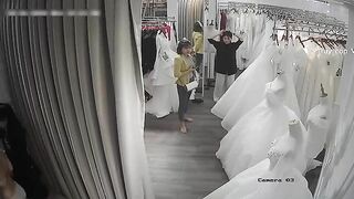 Hack cam tiệm váy cưới