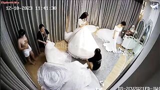 Hack cảm phòng thử váy cưới