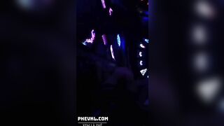 Chịch thác loạn karaoke