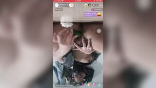 Gái 2k7 thủ dâm