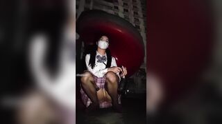 E học sinh dâm nữa đêm ra công viên quay video khỏa thân cắm toy vào lồn
