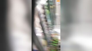 BƯỚC VÔ SIÊU THỊ KHÔNG BAO GIỜ MẶC QUẦN LÓT...MANG CÁI LỒN THÂM ĐI TUNG TĂNG