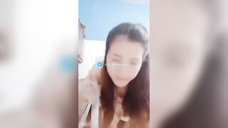 Vợ đg nấu ăn mà cũng k tha vén váy lên địt xog bắn tinh vào mồm