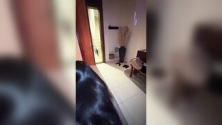 em sinh viên có sở thích mở của phòng nhà nghỉ lúc địt nhau tý nữa bị phát hiện