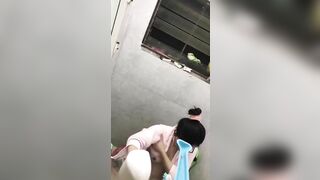 Quay lém cô em sinh viên phòng cạnh tắm