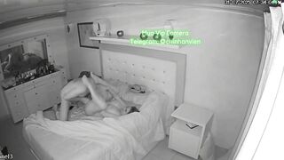 Hack Camera Chồng YSL Vừa Địt Vừa Dùng Sextoy Chơi Cho Vợ Sướng