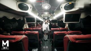 MD-0363 Secret sex on a bus, suppressing moans of pleasure