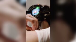 E mie hôm nay mặc đồ gợi cảm mỏng chở a đi dạo ngoài đường