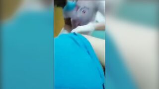 Đi triệt lông mà cặc cứ dựng đứng trước em nhân viên