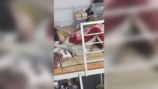 Quay Trộm Em Gái Họ Vừa Xem Sex Vừa Móc Lồn