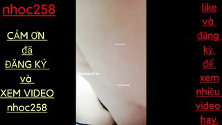Chị gái mũm mĩm ở nhà một mình vừa thủ dâm vừa khẩu dâm nghe sướng vl ra