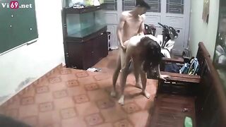 Đi làm về đỗ xe anh đã bắt cởi đồ chơi luôn ngoài cửa