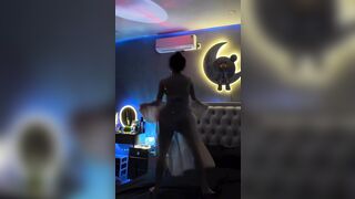 Thanh niên thích đụ kiểu bôi gen trơn
